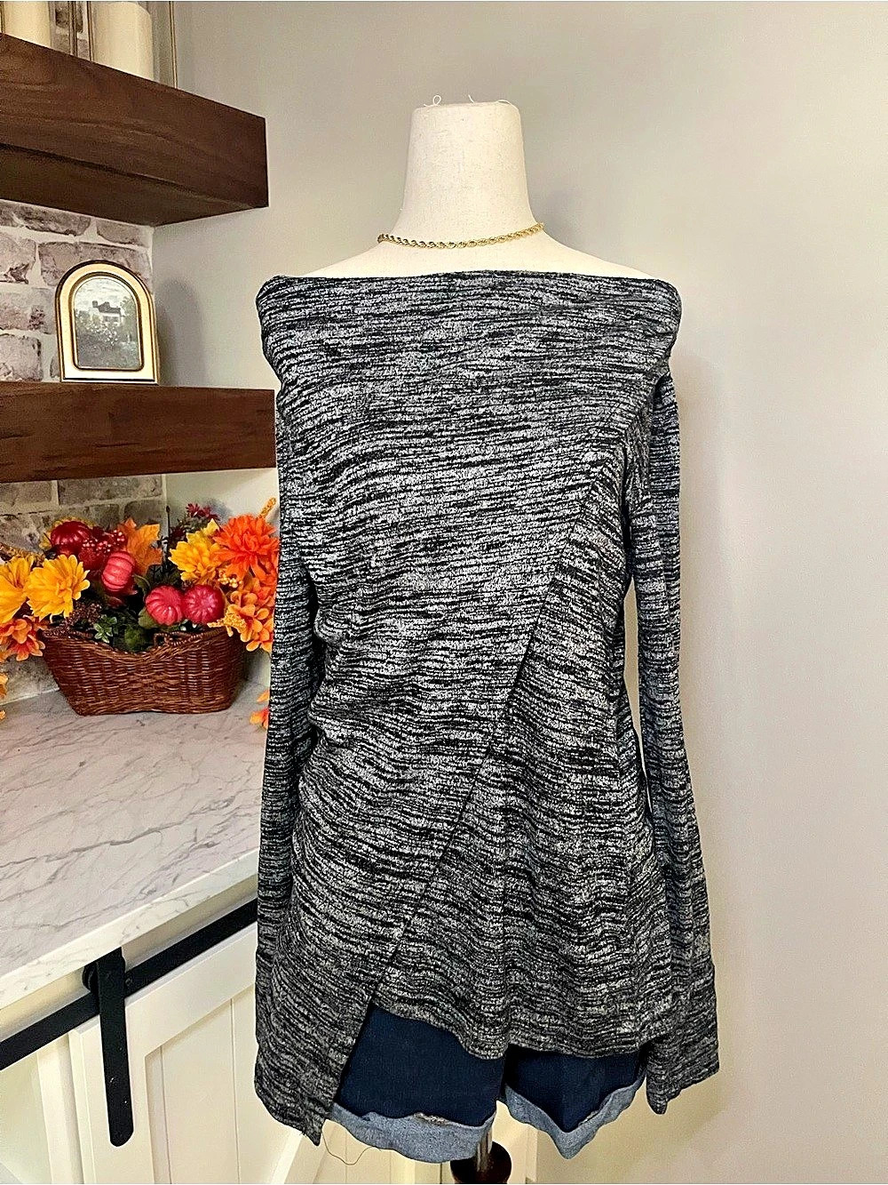 Kenar Long Sleeve Top in Black & Gray Size Medium